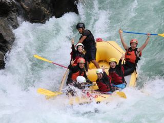 半日コースでも迫力満点!!吉野川小歩危ラフティング