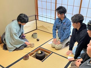 本格的なお点前を目の前で見学していただけます