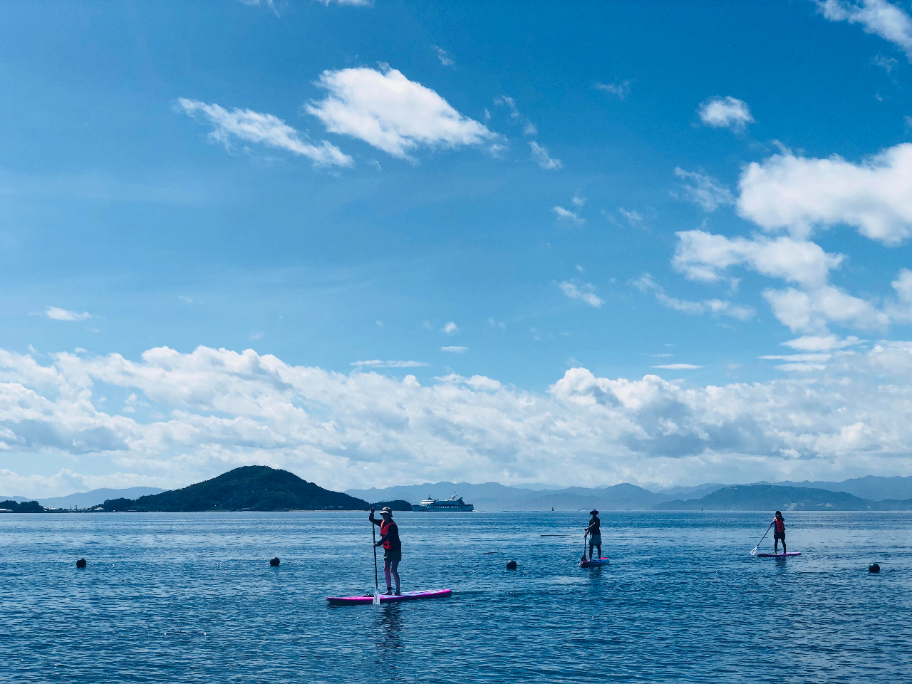 波が立たない湖のように美しい瀬戸内海。ここにいると自分自身も穏やかな湖のような心になってきます。