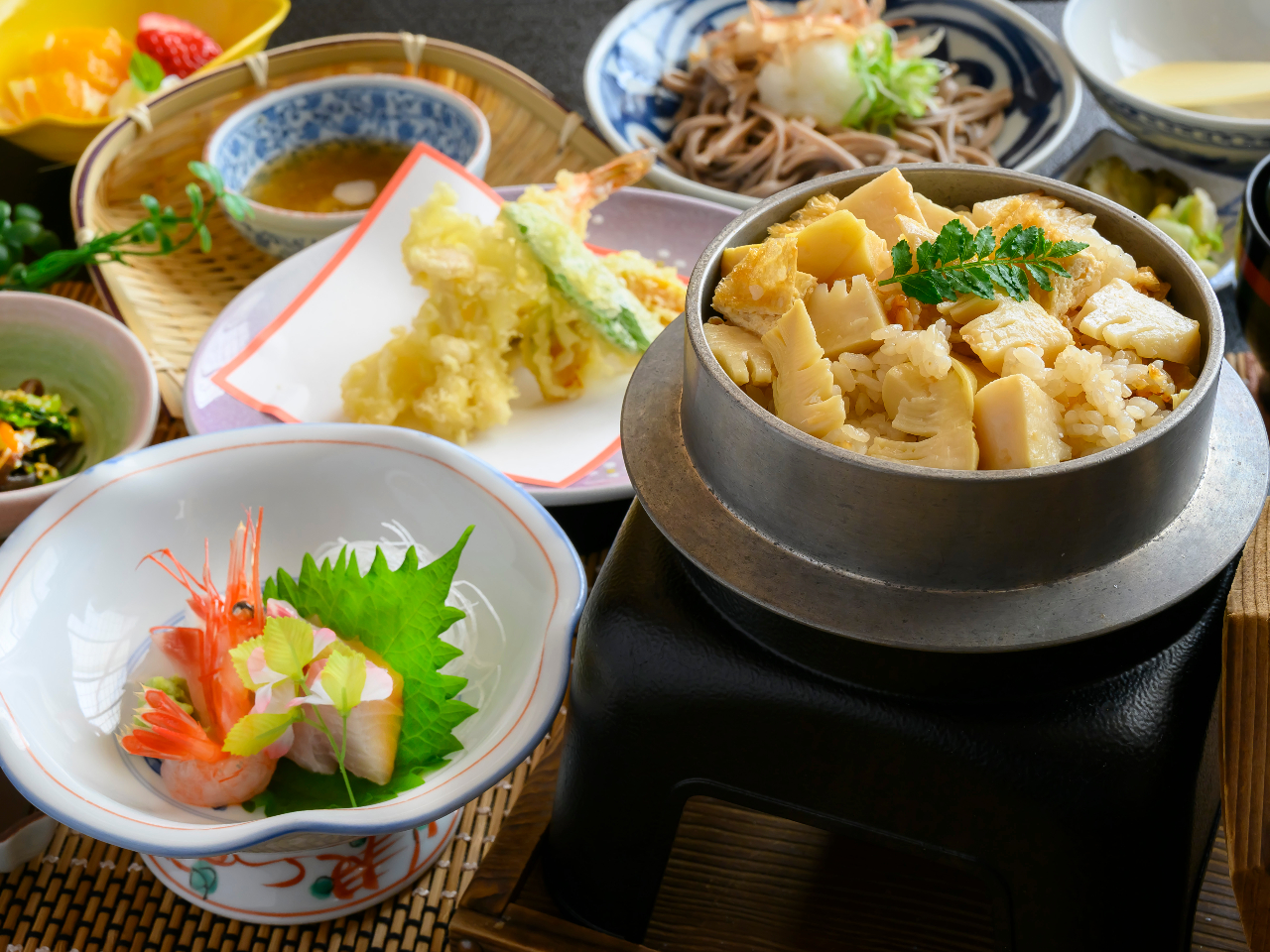春爛漫♪旬のたけのこを炊きたて釜飯で楽しむひととき●温泉で春を満喫【温泉入浴・お...