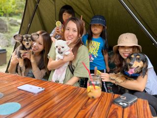 テントの中で「ハイチーズ♪」お客様でけのプライベート空間をお楽しみ下さい。