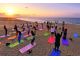 沈みゆく太陽を眺めながらヨガはいかがですか♪
