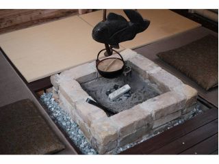 囲炉裏を囲って語り合いませんか?