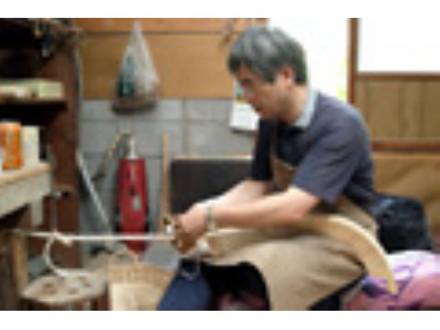 板を編み合わせて、「ささら」という伝統楽器をつくろう!
