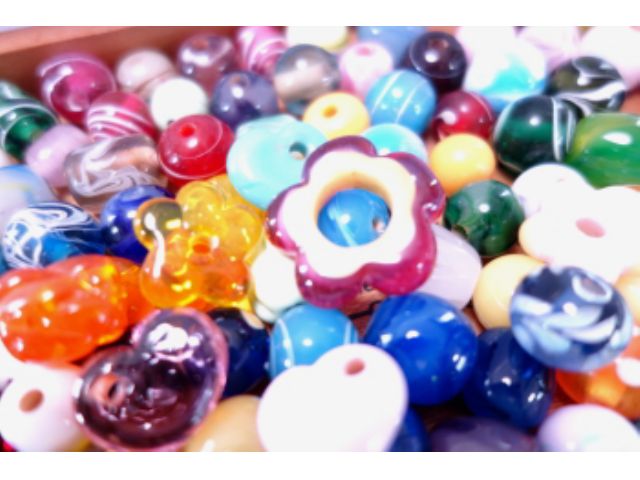 沢山の玉の中から1つ選びます