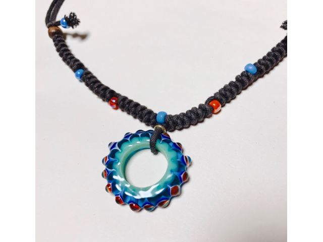 編み込みネックレスは、一番個性が光る本格的クラフト体験。