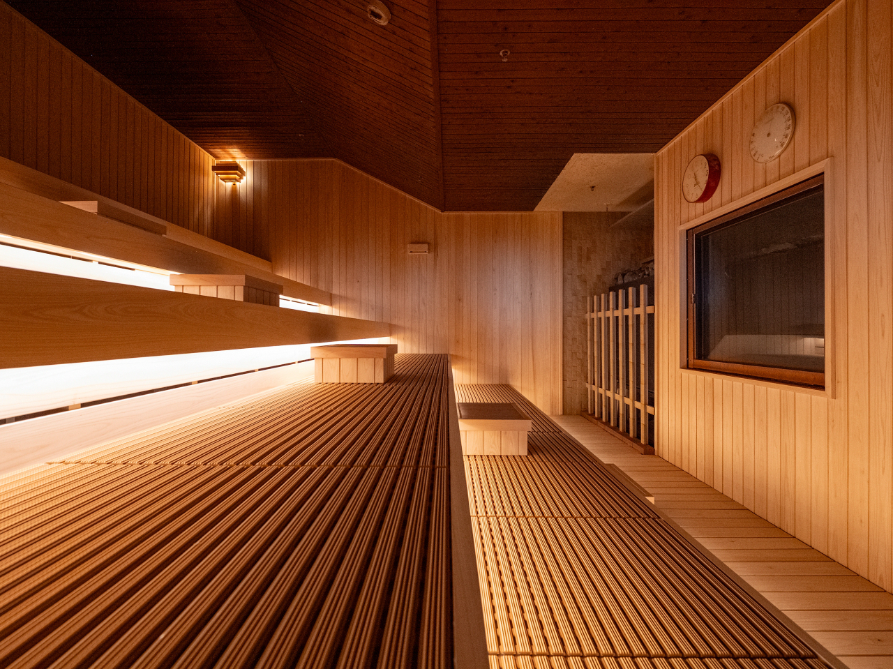 �T�E�i���j���e3��ށB����00���Ɏ������E�����ŔM�g��̊��B�T�E�i�̂��Ƃ͘I�V�X�y�[�X�ŁA���l�`����̕��������Ȃ���u�ƂƂ̂��v�̎��Ԃ��B