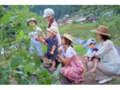 家族でブルーベリー狩り♪ おいし〜♪