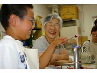 お子様・お孫様とのご利用で楽しくとんぼ玉づくり^^d