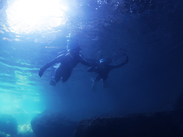 ���͂̂���E�G�b�g�X�[�c���p���܂��̂ŉj�������ȕ��ł����v�ł��B