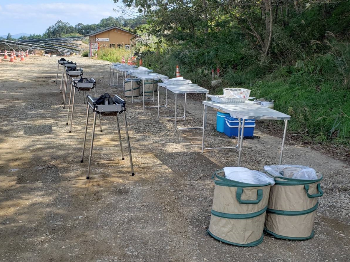 炭火コンロやテーブルをご用意し設置!