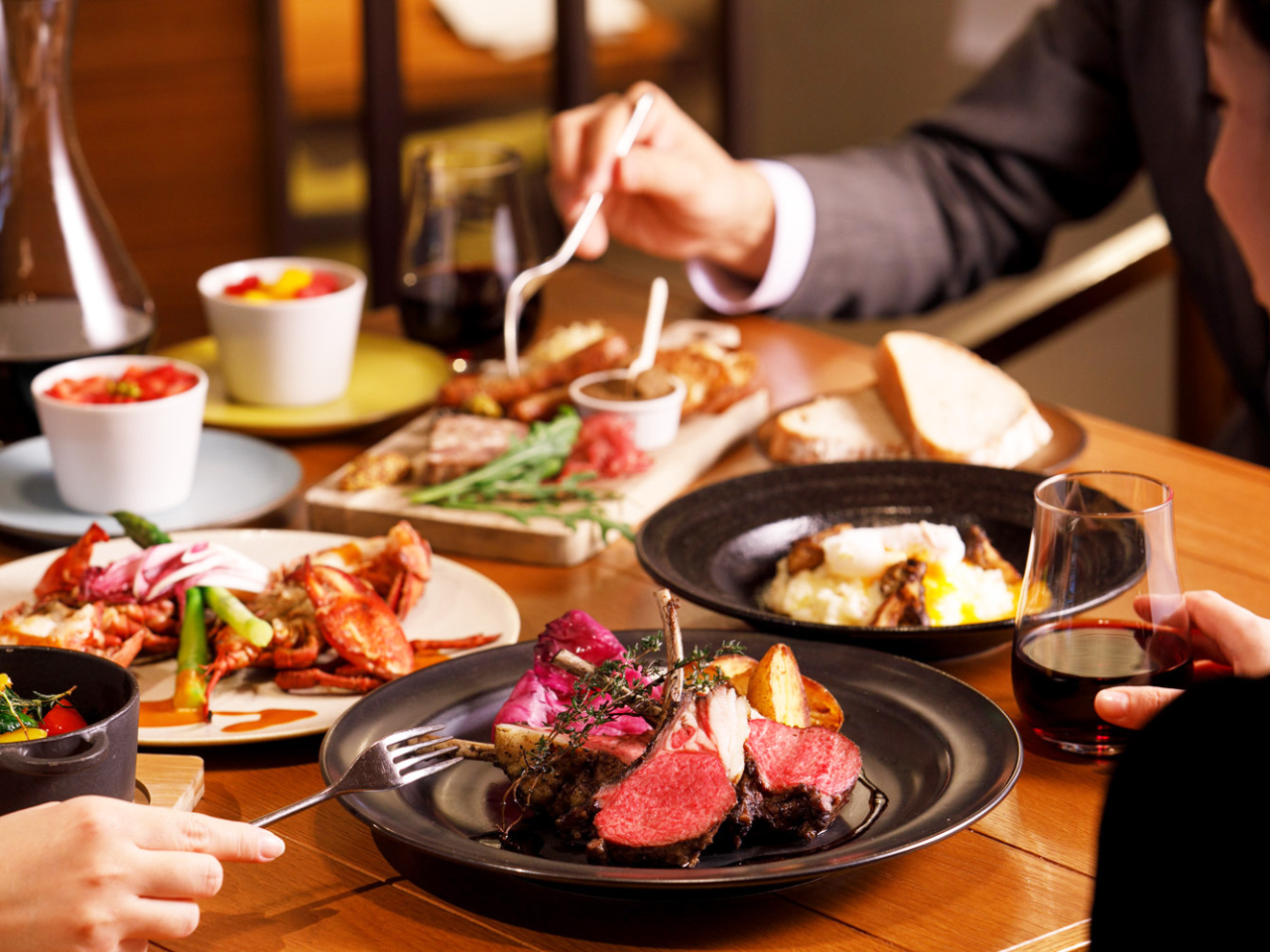 FlƂ̌炢Ap[gi[Ƃ̋LOAƑO[vł̏W܂ȂǁAlXȃV`G[V