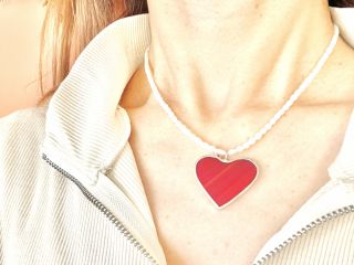 ペンダントトップとピアスまたはイヤリングを作成いただきます。 ※チェーンやネックレスは付いておりません。