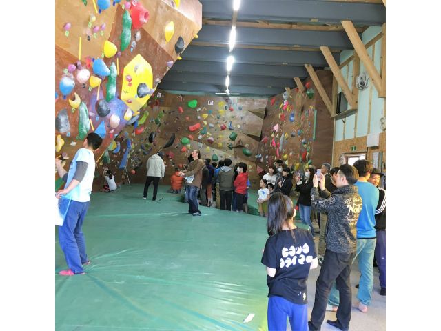 体験クライミング 2時間 はじめての人でも楽にのぼることが出来るよう専門家がサポートいたします クライミングジムノースロック じゃらん遊び体験 体験クライミング 2時間 はじめての人でも楽にのぼることが出来るよう専門家がサポートいたします クライミングジムノースロック じゃらん遊び体験