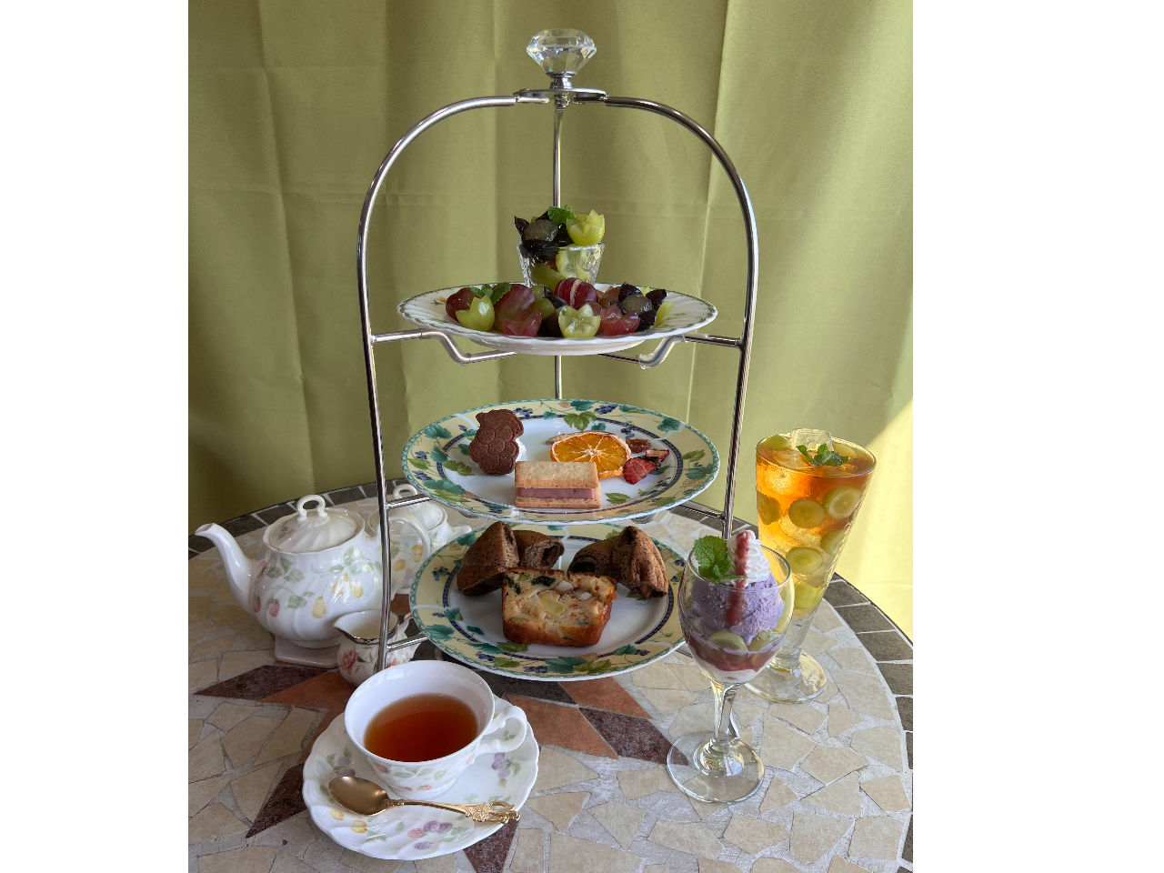 Xł͖ỸWF[ghCt[cÃt[cɃIWĩXC[cƂَqlX܂̂ŋG߂ɍ킹Ă낢Ȃَqt܂