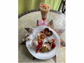 季節のフルーツやアールグレイのパウンドケーキ、ベルガモットオレンジを使用した香り高い自家製ジェラートをお楽しみいただけるプレートです。