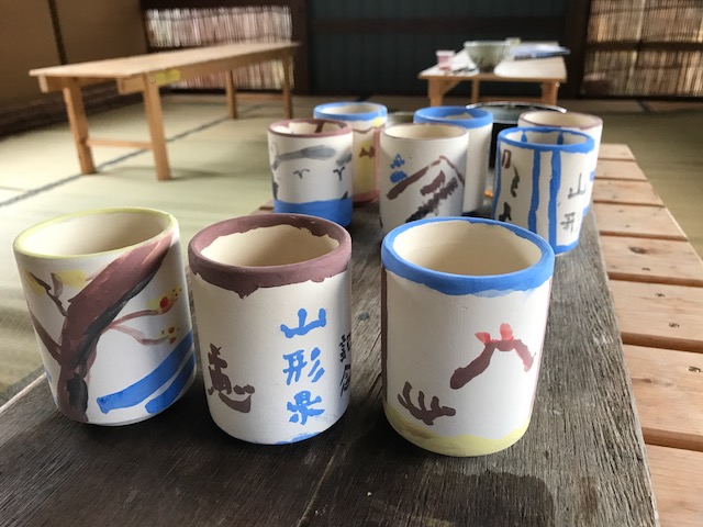 絵付け済み。焼く前です。