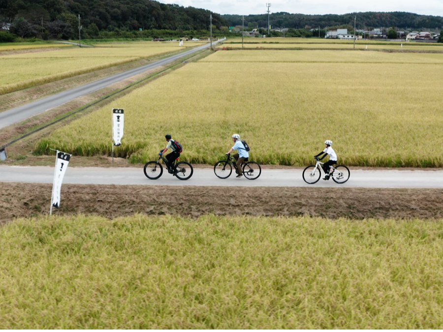 のどかな田園風景が広がる加東市を走行します