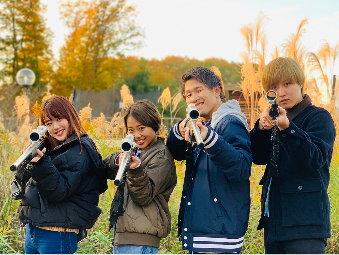 このビームライフルシューティングは小学5年生から体験できます。家族や友達!1人でも大人数でも!幅広い年代、グループで体験することが出来ます。