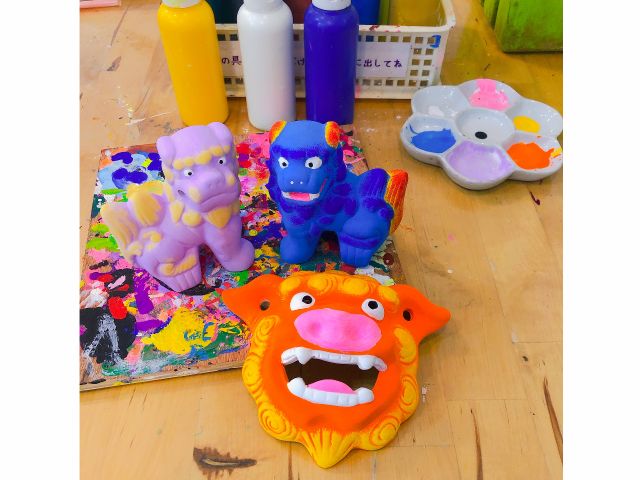 オーソドックスなシーサーもあります。横シーサーと面シーサー