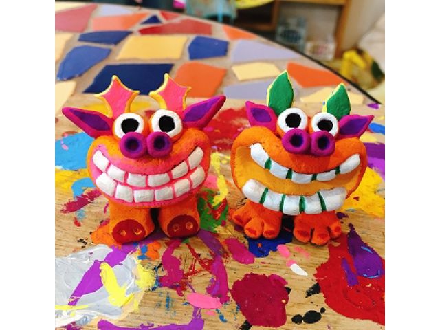 手作りシーサーで、色をそろえてペアシーサーに