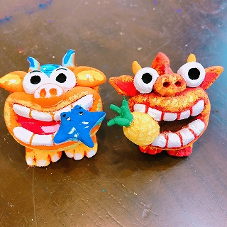 自分で作れはパイナップルやマンタをくわえてるオリジナルシーサーも!