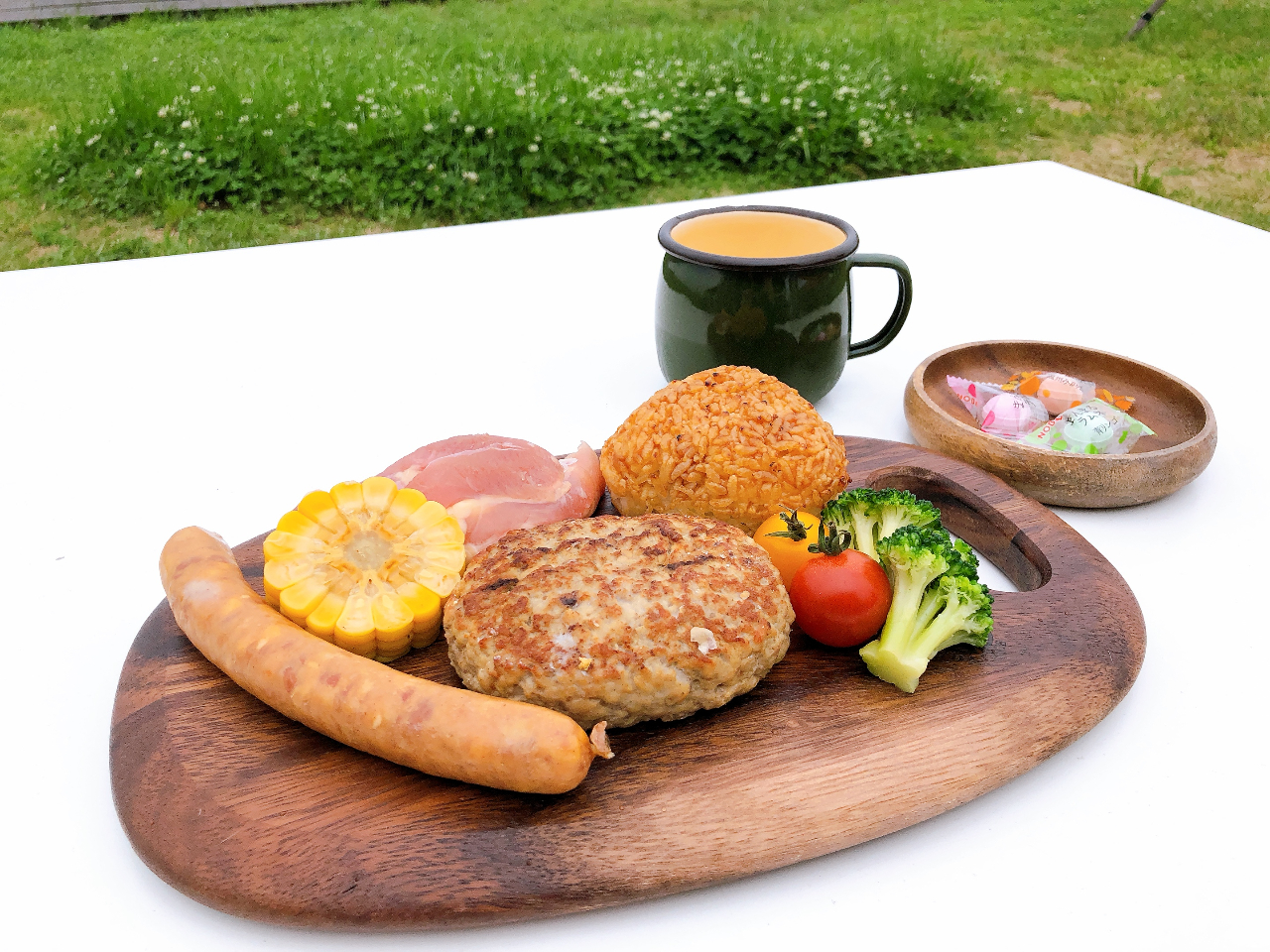 qlj[@1ll@ō2,300~iȗ300~jw܂ł̕\݂ł܂B