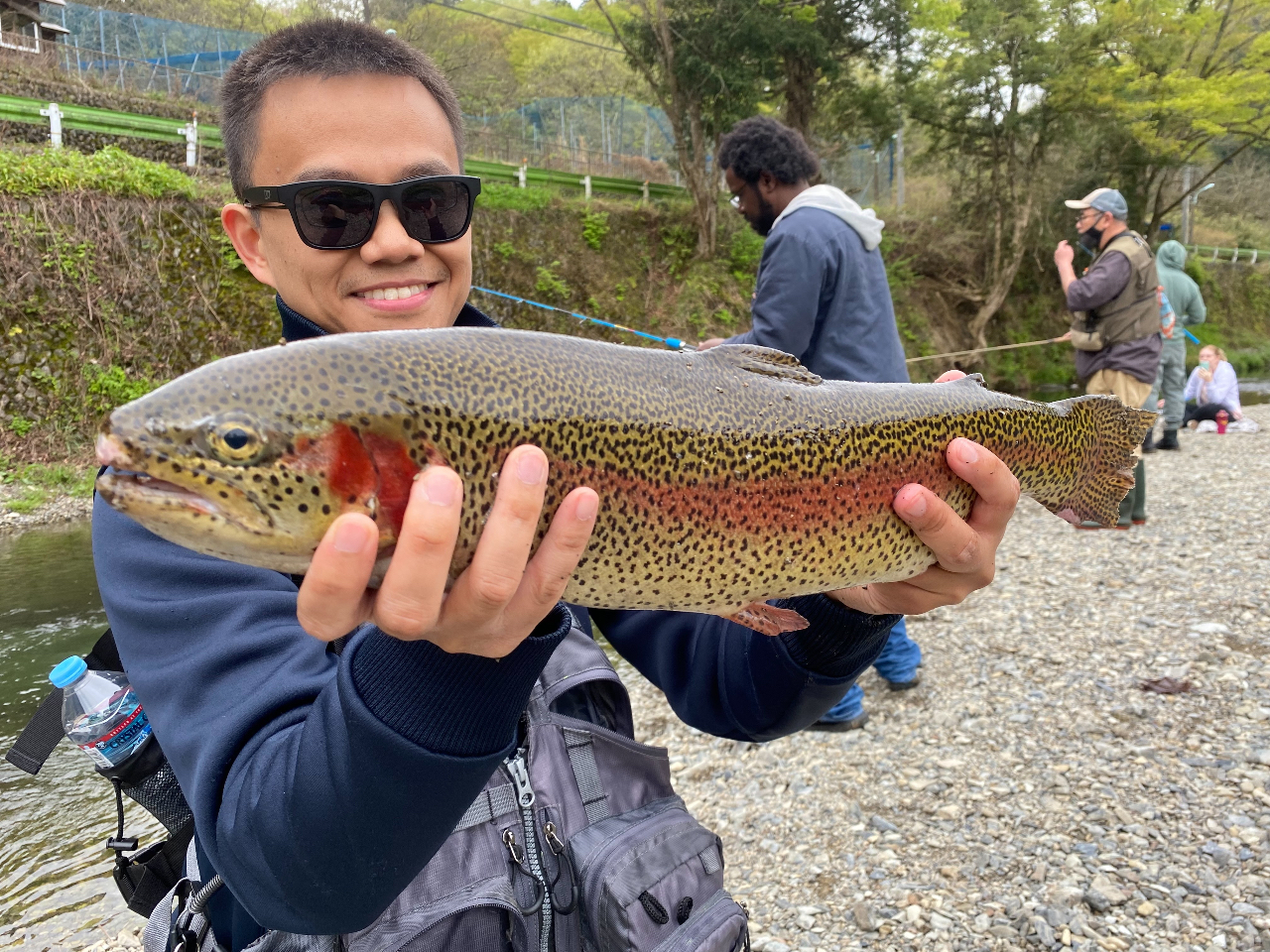 不定期ですが、大きいサイズも放流しています!