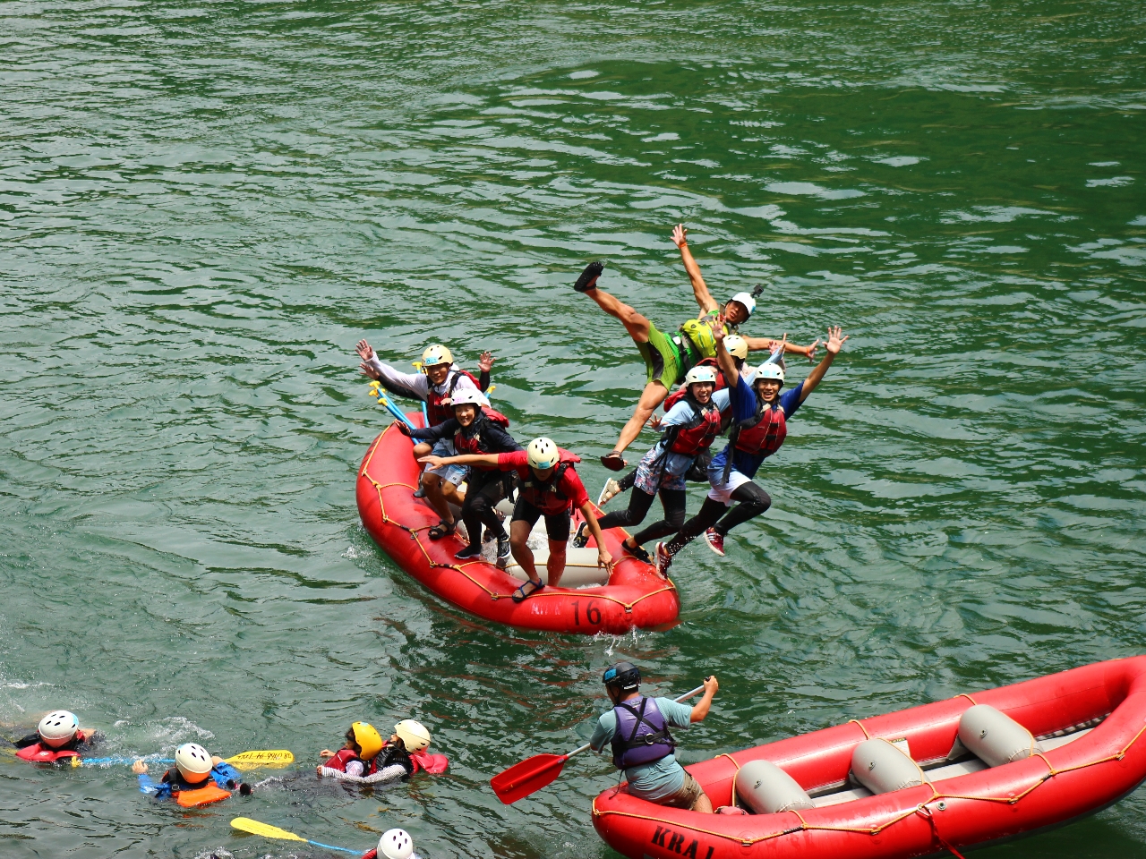 teBO͂܂ɋCǂĐɃ_Cu邱Ƃ΂΁BCtWPbgŕтȂ痬̌̓TCR[̖łB