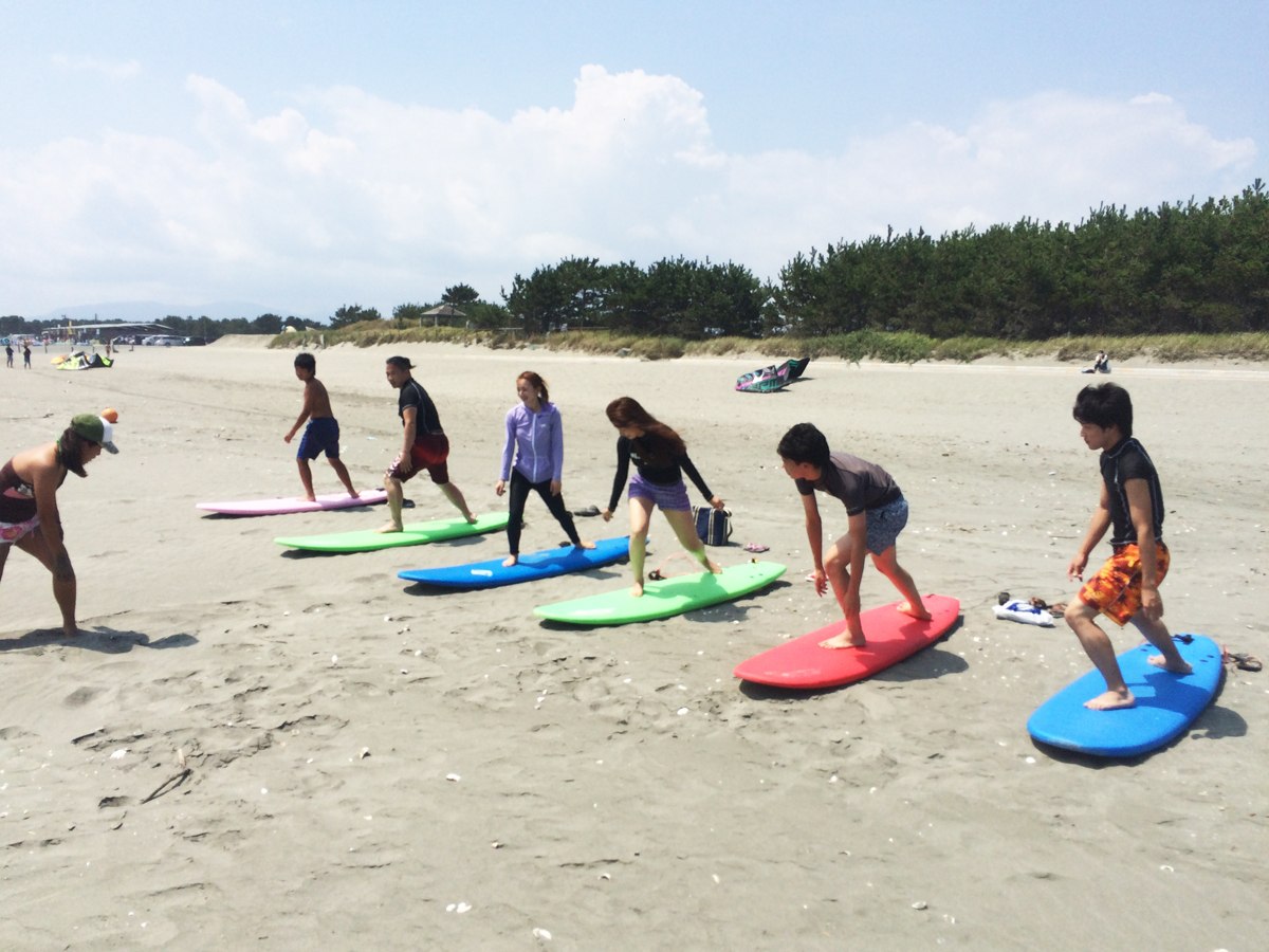 ėgJnB
{[h̏ɎۗĂāAgɏׂ̃AhoCX܂B