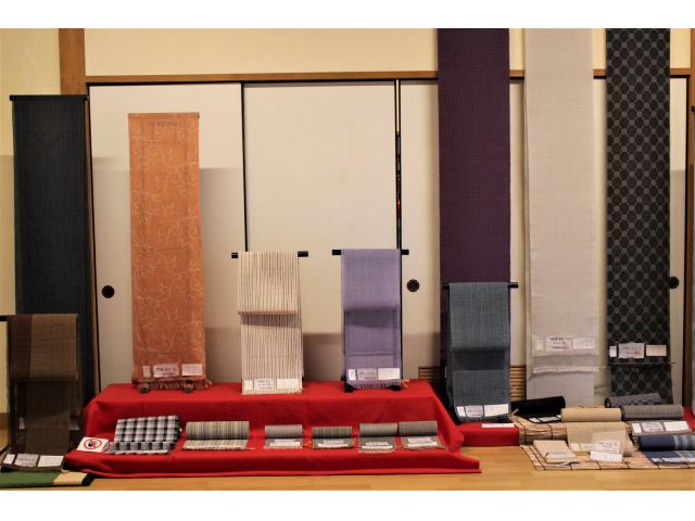 からむし織りの反物も展示してあります