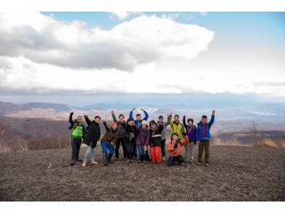 小浅間山山頂からは遠く信州の山々の絶景を見晴らせます。