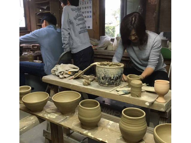 ロクロ体験です湯呑 茶碗など ご希望の器作りに チャレンジしてください