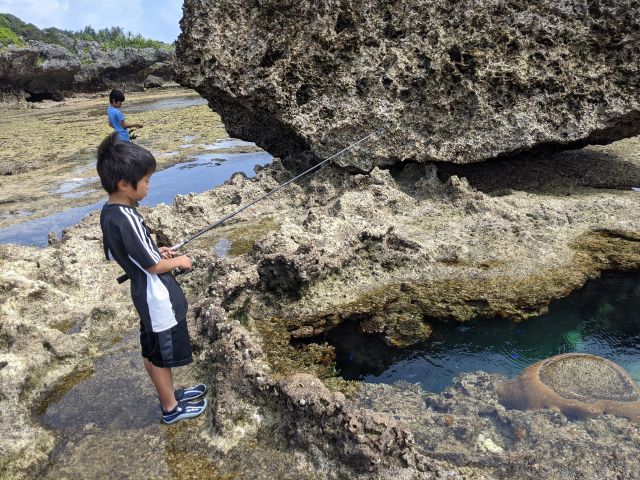 どっちが早く釣れるかな?兄弟で勝負!