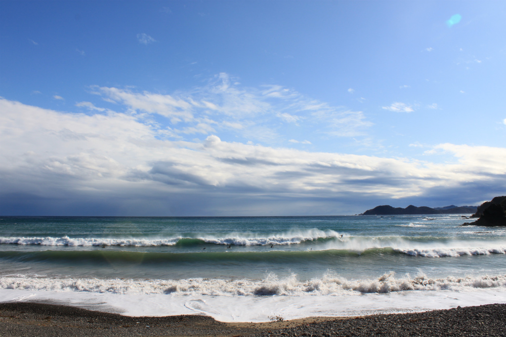 ̓̈ԃRfBV̗ǂꏊŃXN[s܂IJÒn͈s`̊CȂǁB