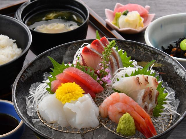 【佐渡ランチ】お刺身5種盛 2,000円(税込)