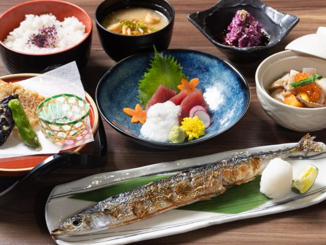 季節のおすすめランチ「秋刀魚御膳」2,200円(税込) 10月のランチタイムのみ販売