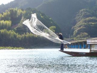 さこやならでは、投網(とあみ)漁の見学ができます♪※要事前予約