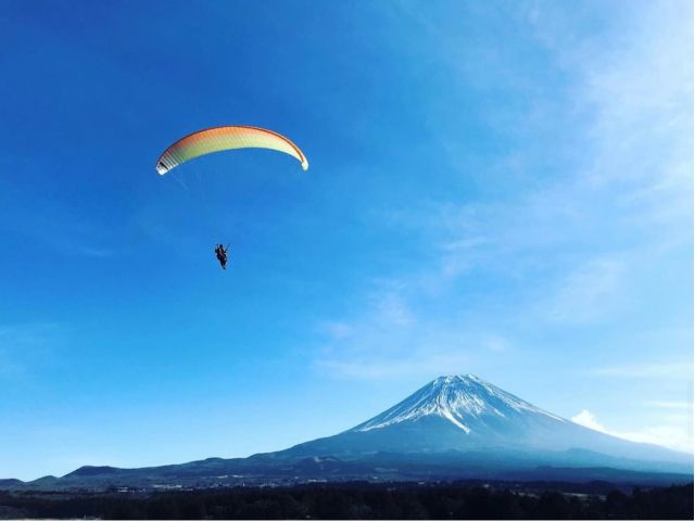 富士山よりも高く〜♪その瞬間は日本で唯一アサギリ高原パラグライダーしか味わえない!