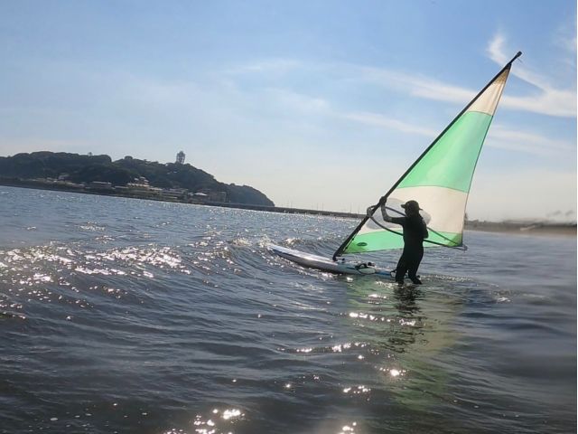 波を越えながらビーチスタートにも挑戦です!