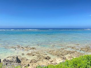 南部糸満(大度海岸・ジョン万ビーチ)の水深が浅い安全な場所で開催