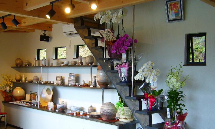 ギャラリーでは作品の展示と販売もしております。