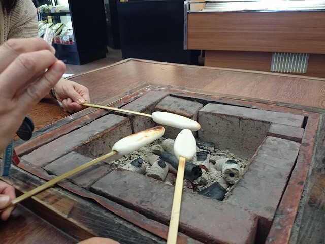 ɒBƂ̉ƖɂȂĂ̗t`[tɍꂽ{錧̍܂ڂŏĂĐȞׂ