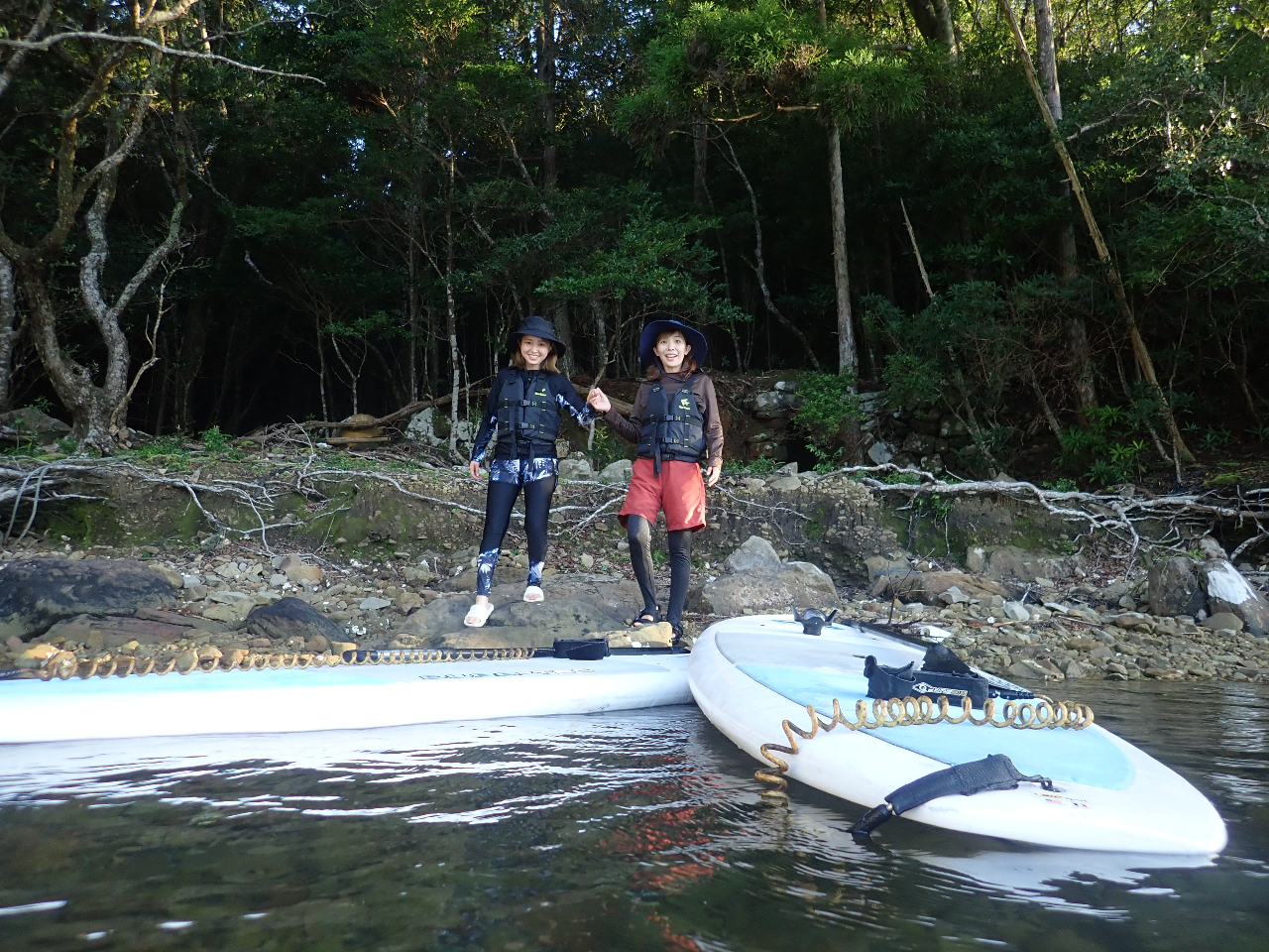 無人島に上陸!ほら穴へ!