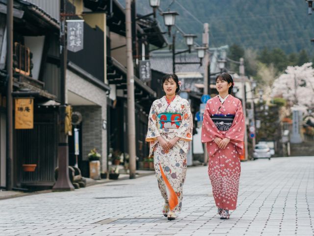 古い町並みを散策。