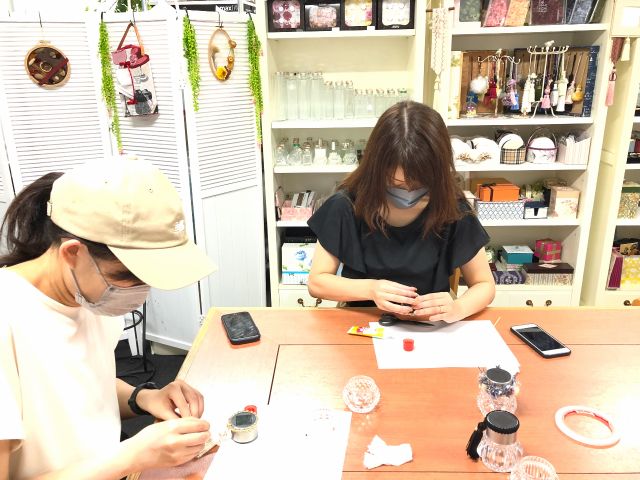 お写真を撮りながらも大歓迎です!意外と簡単♪というお声も多いです^^おしゃべりしながら楽しく作りましょう!