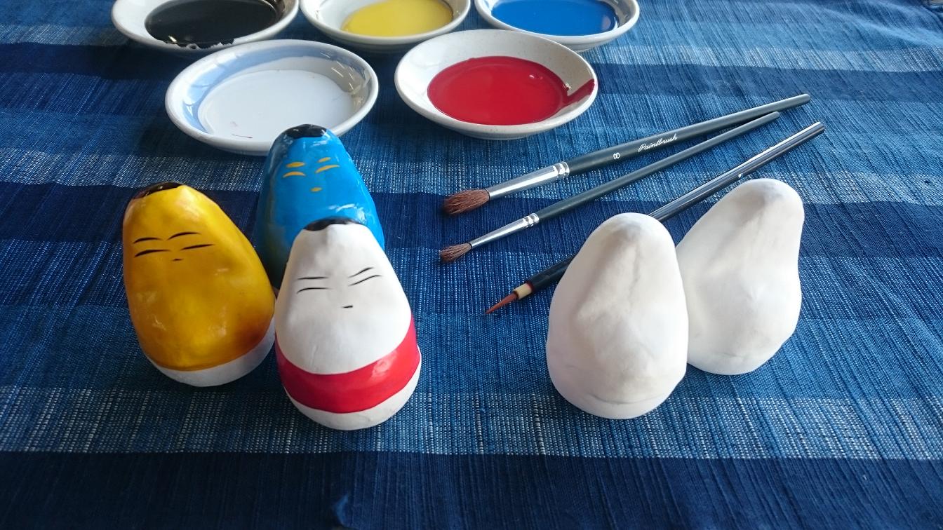 絵の具は6色ご用意しています。