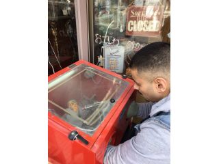 誰でも芸術家のように、かわいいデザインでサンドブラストを体験できます。サンドブラスト おしゃれなコップづくり40分から1時間でオリジナルお土産完成へ!