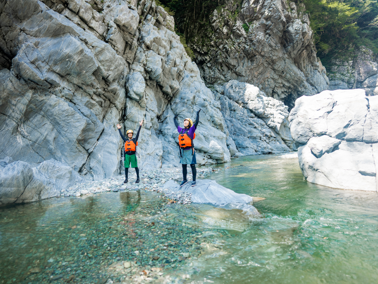 �r���͐�ŉj���ŗV�񂾂���ł��܂��B