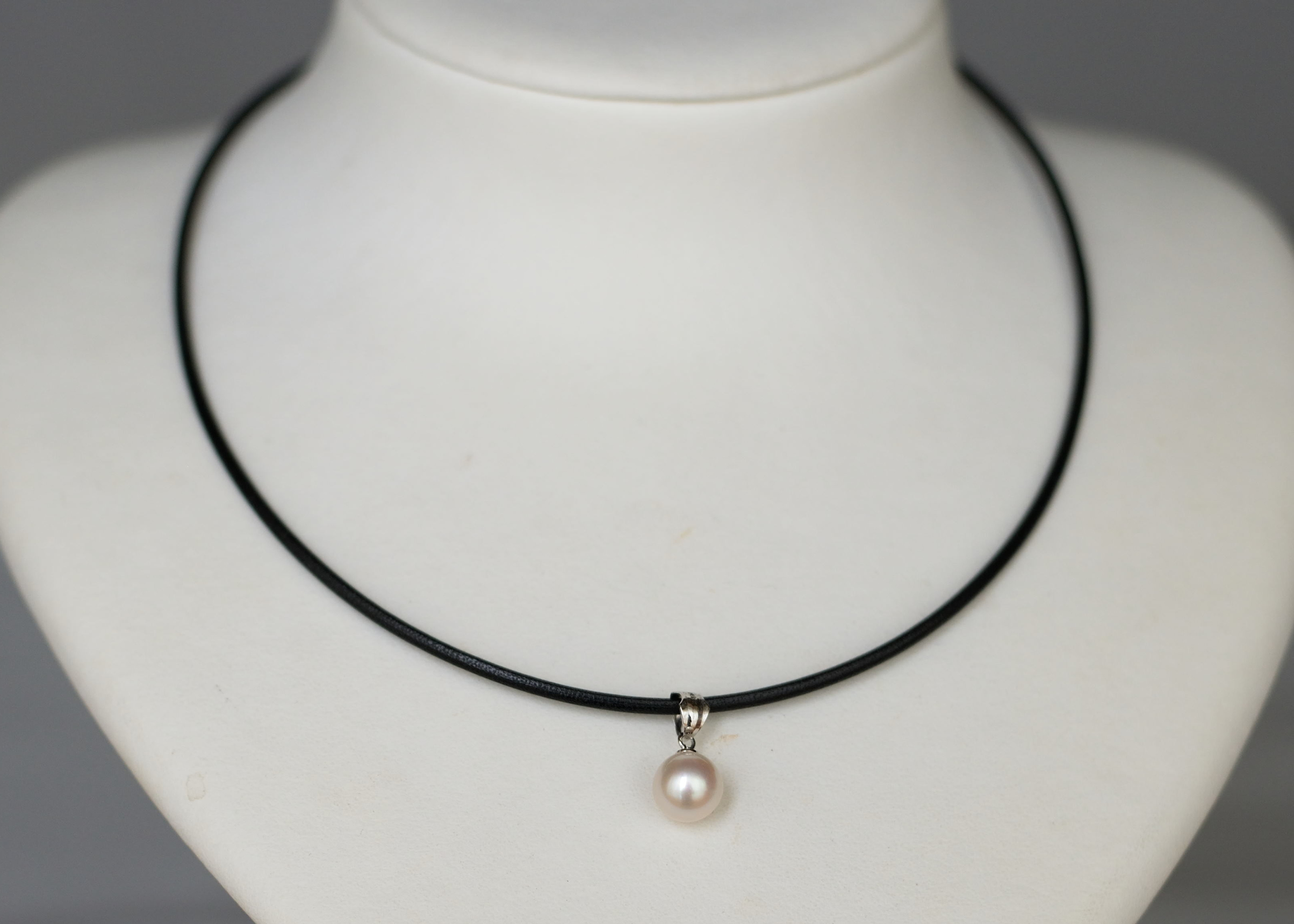 1粒真珠ネックレス作り体験(皮紐タイプ)ファミリー・女性におすすめ♪